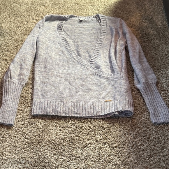 Kensie Sweaters - Kensie Light Gray V-Neck Sweater